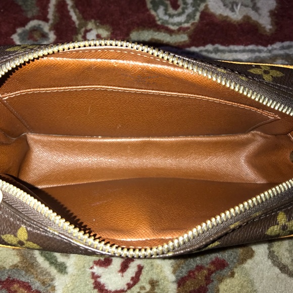 ✅SOLD✅Louis Vittion SDC023 Shoulder Purse✅ - Picture 7 of 8